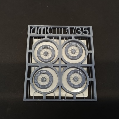 DMS-35247 ДМС 1/35 Комплект колёс для модели Zvezda 3717 (Zundapp K800)