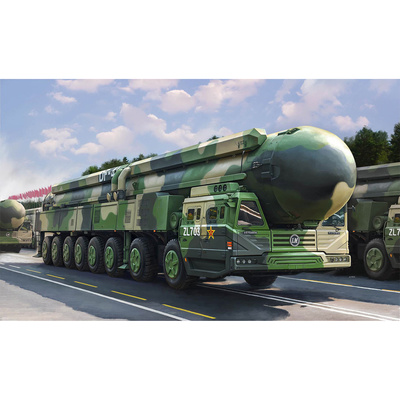82963 HobbyBoss 1/72 Китайский подвижный грунтовый комплекс с МБР DF-41