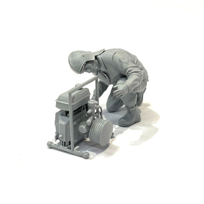 Im35062 Imodelist 1/35 Фигура спасателя с инструментом, №4