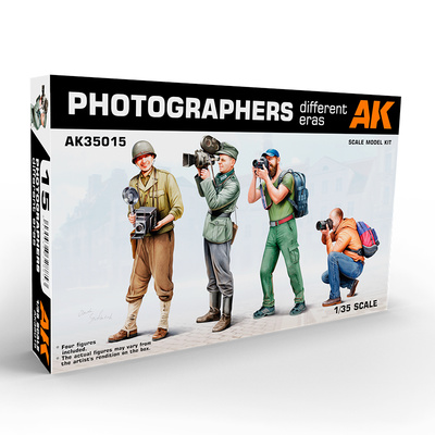 AK35015 AK Interactive 1/35 Фотографы разных эпох / Photographers (Different Eras)