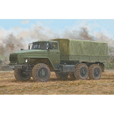01072 Трубач 1/35 Грузовой Уральский автомобиль