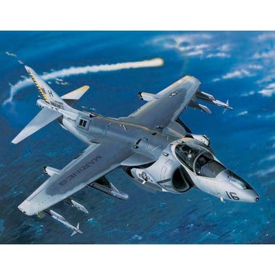 02285 Трубач  1/32 Самолёт AV-8B 
