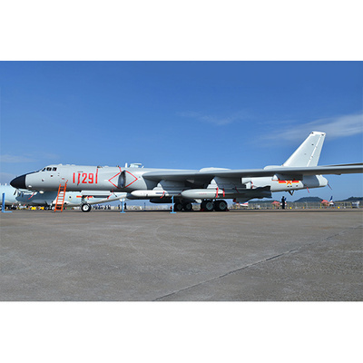 03930 Трубач 1/144 Xian H-6K Bomber